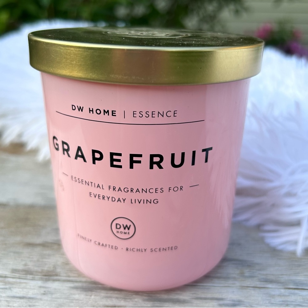 DW Home Grapefruit 9 oz Single Wick Pink Jarred Candle with Lid NEW - Picture 2 of 8
